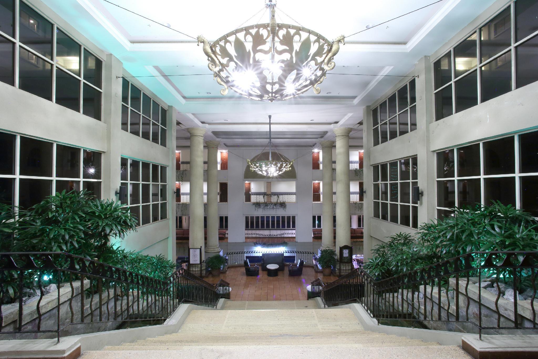 Corus Paradise Resort Петалинг Джая Екстериор снимка